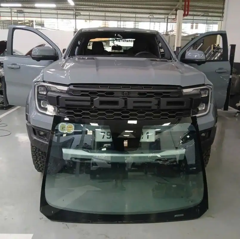 Thay Kính Ô Tô Mất Bao Lâu?