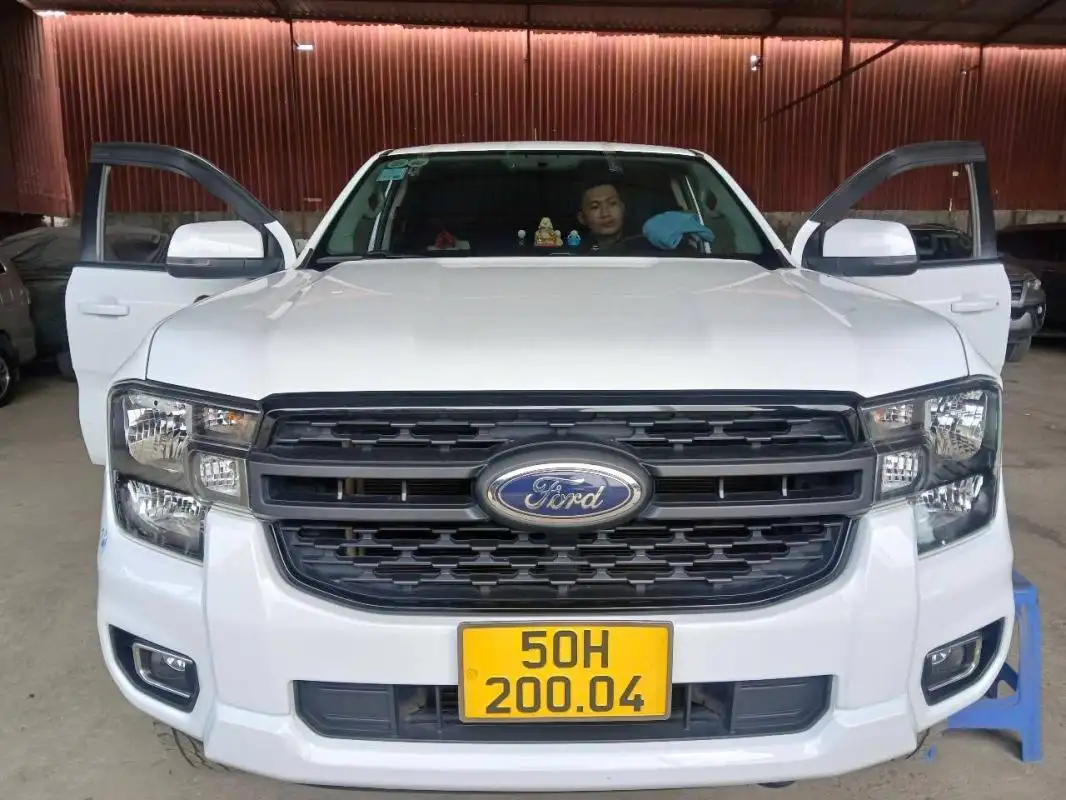 Kính Ô Tô Bị Nứt Có Nên Thay Không?